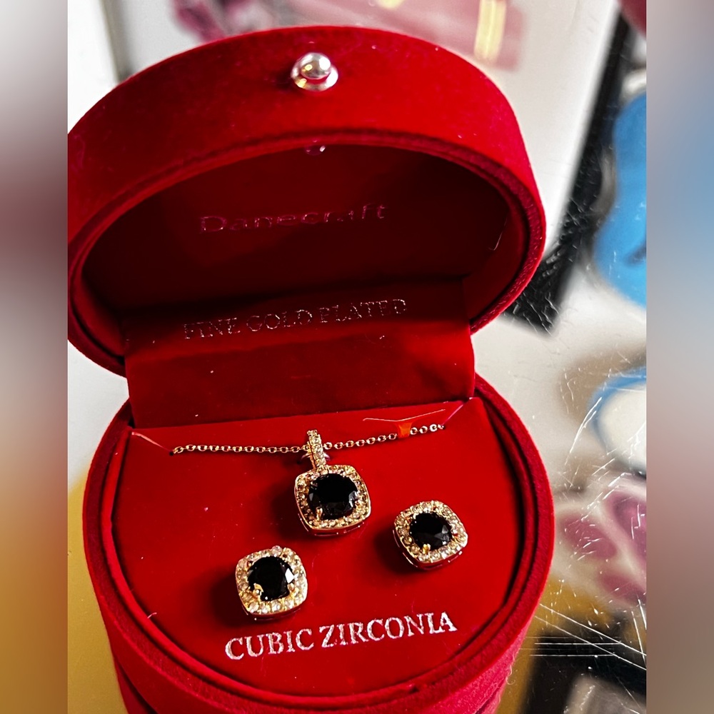 Danecraft NWOT fine gold plated cubic zirconia necklace and earring set. - Picture 2 of 5